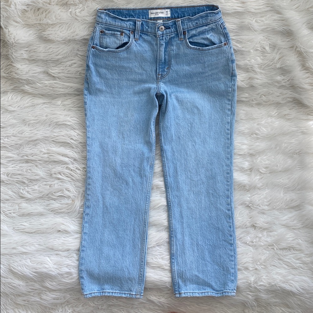 Abercrombie & Fitch | Mid Rise Curve Love Straight Leg Jeans